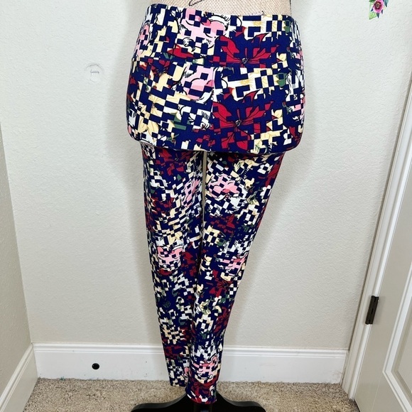 LuLaRoe Christmas Digital Print Santa & poinsettia flower Leggings one size - Picture 7 of 9